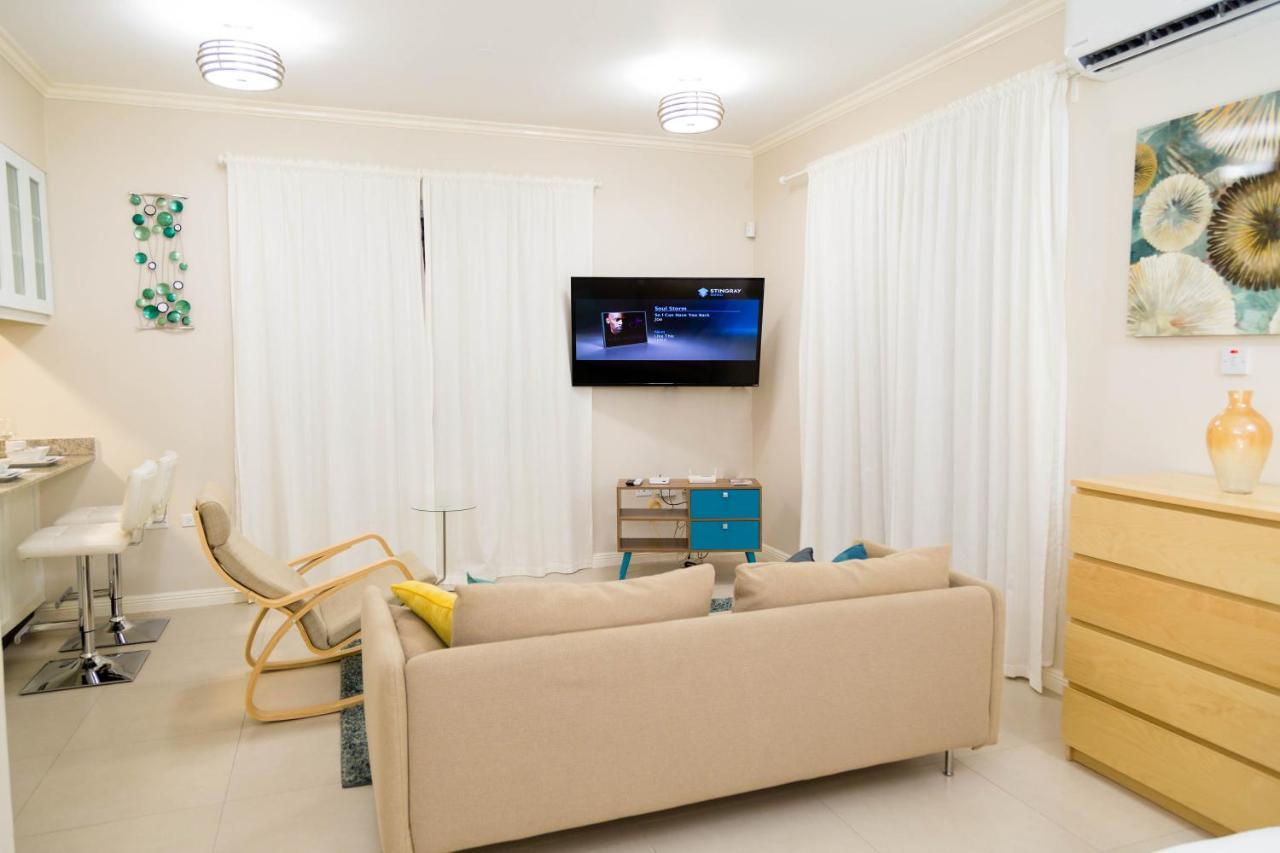 Choose To Be Happy At Ei8Ht! - Super Studios And Penthouse Apartment Kingston Exterior photo