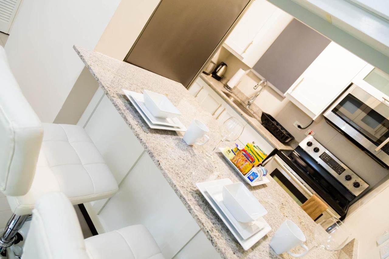Choose To Be Happy At Ei8Ht! - Super Studios And Penthouse Apartment Kingston Exterior photo